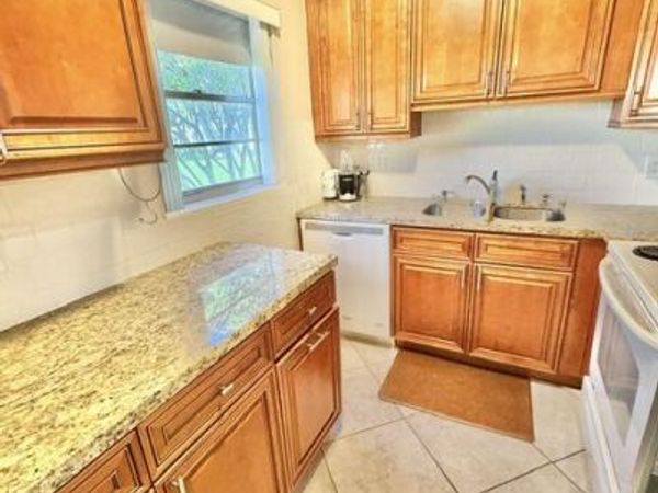 49 Norwich C, West Palm Beach, FL 33417
