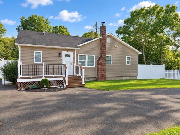 207 Laurelton Drive, Mastic Beach, NY 11951