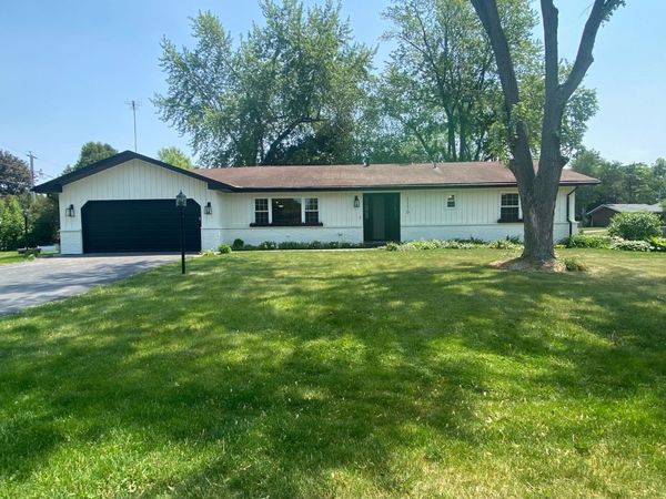 1150 S Lincoln Avenue , Montgomery, IL 60538