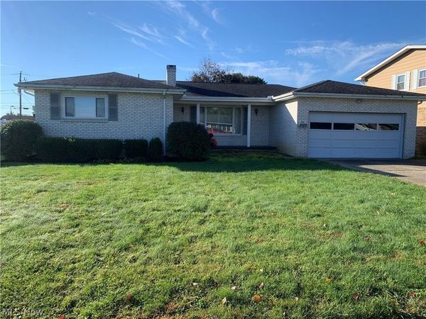 630 NW Orchard Avenue , New Philadelphia, OH 44699