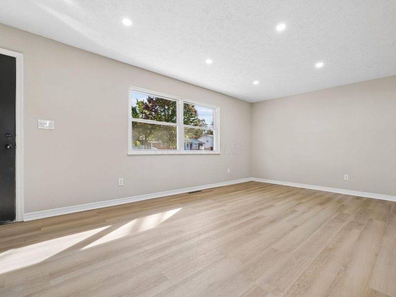 3186 Valleywood Drive, Columbus, OH 43223 Photo 10