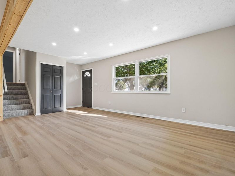 3186 Valleywood Drive, Columbus, OH 43223 Photo 7