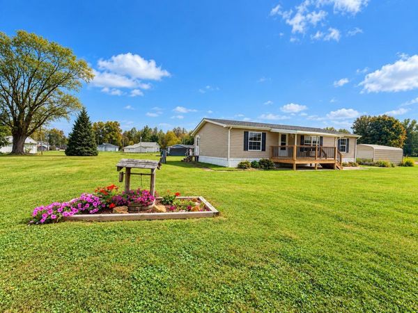 5920 Foxfire Drive , Zanesville, OH 43701