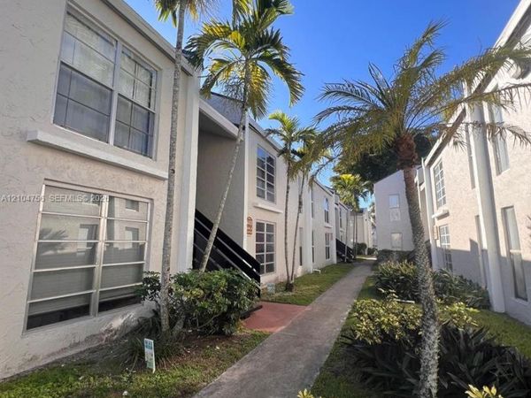 4431 Treehouse Ln , Unit H28, Tamarac, FL 33319