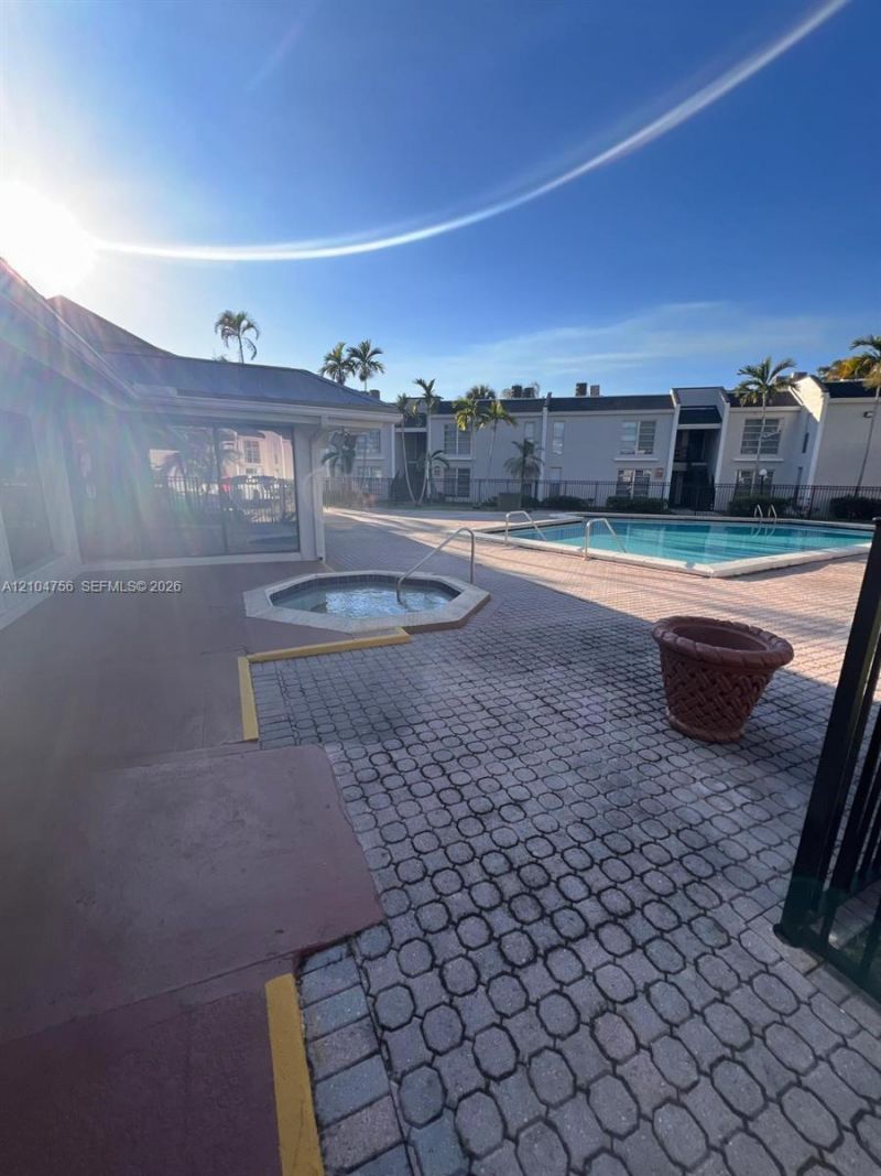 4431 Treehouse Ln , Unit H28, Tamarac, FL 33319 Photo