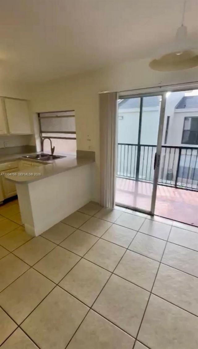 4431 Treehouse Ln , Unit H28, Tamarac, FL 33319 Photo