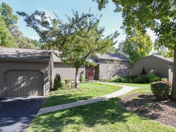 671C Old Barn Road , Lake Barrington, IL 60010