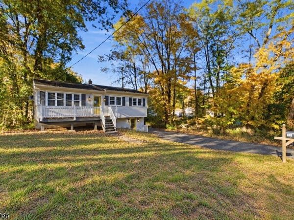 39 Brookwood Dr, Byram, NJ 07874