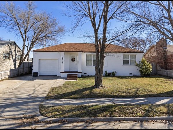 501 N Dogwood Street , Owasso, OK 74055