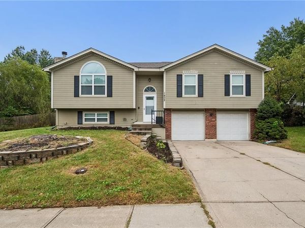 1432 NW Yankee Drive, Blue Springs, MO 64015