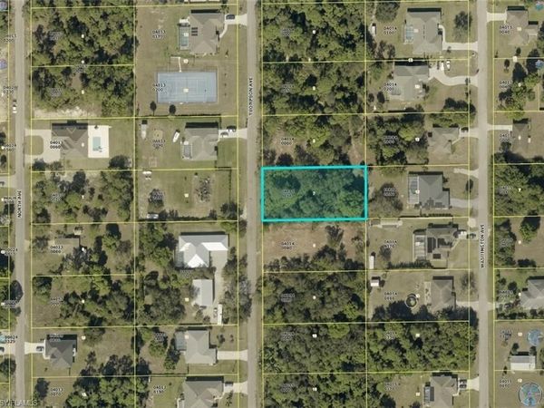 510 Thompson AVE, LEHIGH ACRES, FL 33972