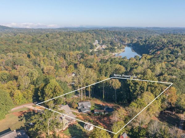 7210 S Wolftever Drive , Ooltewah, TN 37363