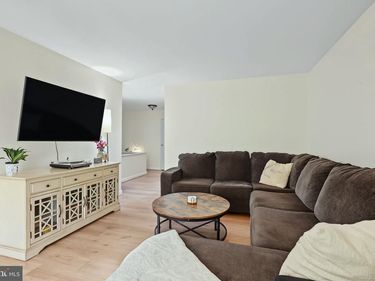 602 MEADOWVIEW LANE, Unit 602, MONT CLARE, PA 19453