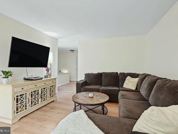 602 MEADOWVIEW LANE, Unit 602, MONT CLARE, PA 19453