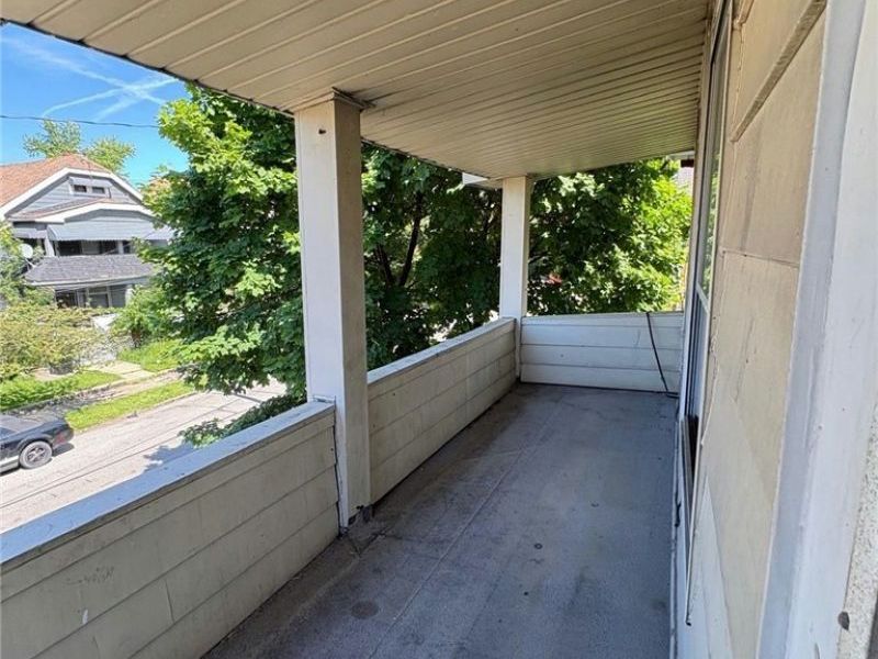 934 Alhambra Road, Cleveland, OH 44110 Photo 2