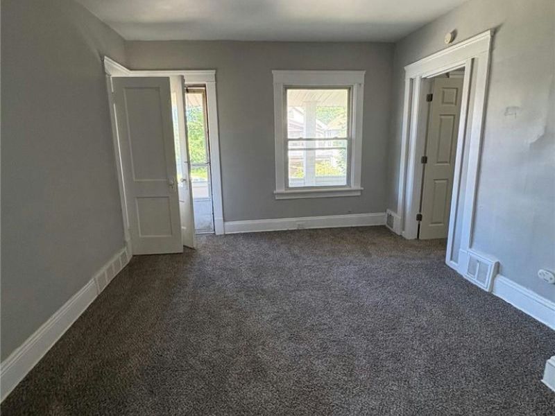 934 Alhambra Road, Cleveland, OH 44110 Photo 3