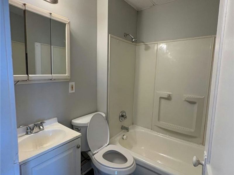 934 Alhambra Road, Cleveland, OH 44110 Photo 5