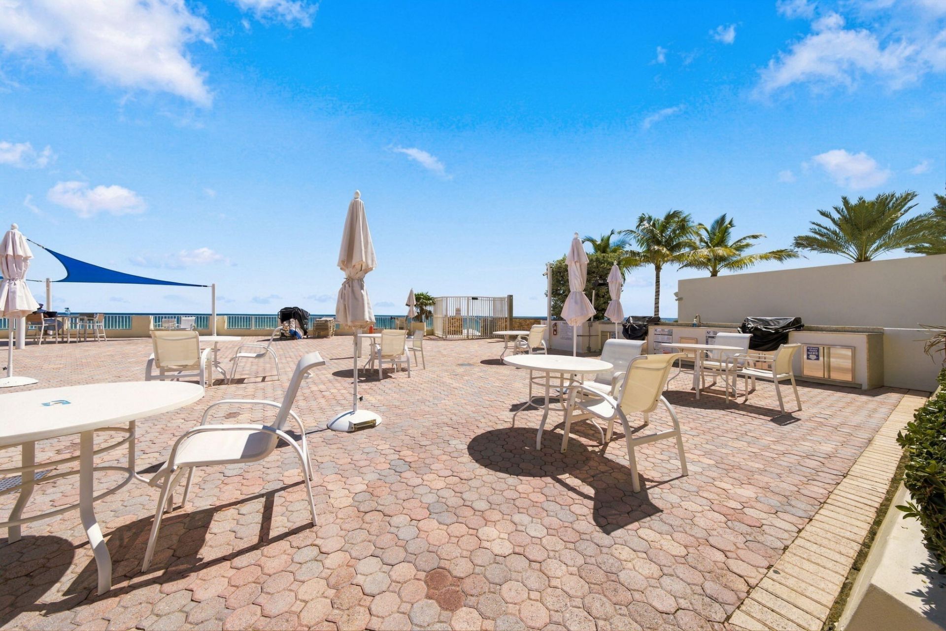 3180 S Ocean Drive, Unit 304, Hallandale Beach, FL 33009 Photo