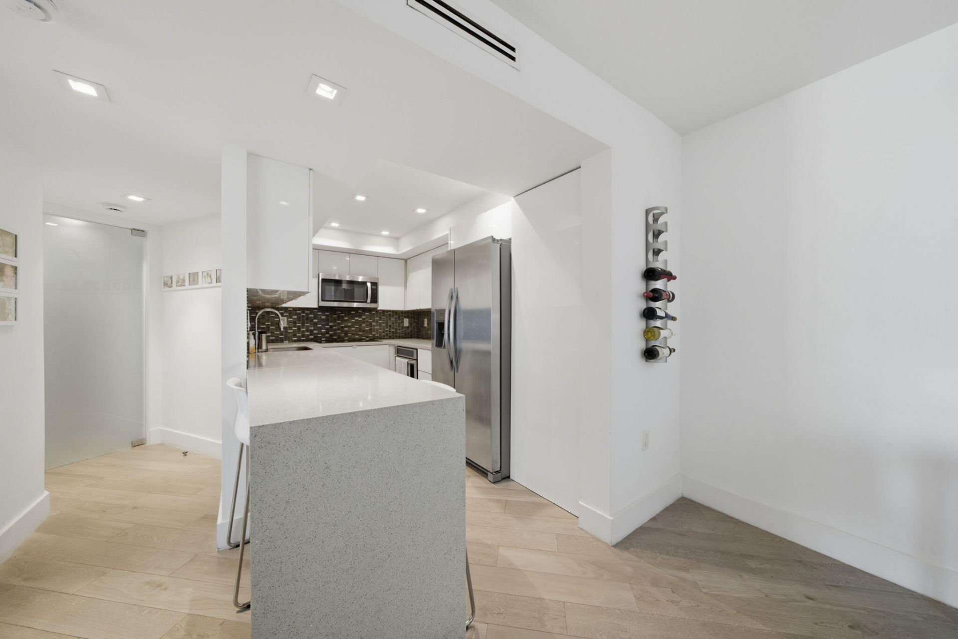 3180 S Ocean Drive, Unit 304, Hallandale Beach, FL 33009 Photo