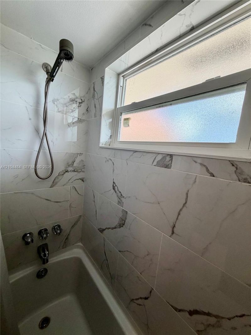 5001 W Oakland Park Blvd, Unit 305, Lauderdale Lakes, FL 33313 Photo