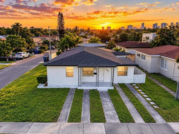 250 NW 34th Ave , Miami, FL 33125