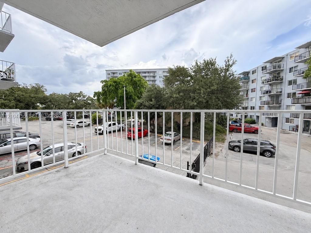 1465 NE 123rd St , Unit 205, North Miami, FL 33161 Photo