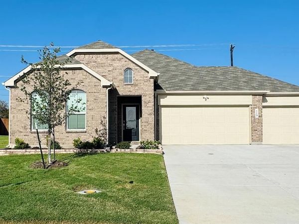 113 Loving Trail, Justin, TX 76247