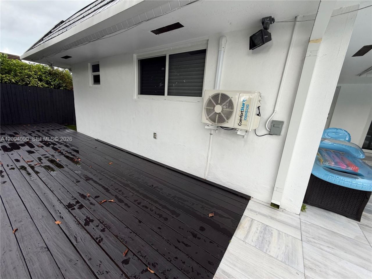 2215 NE 204th St , Miami, FL 33180 Photo