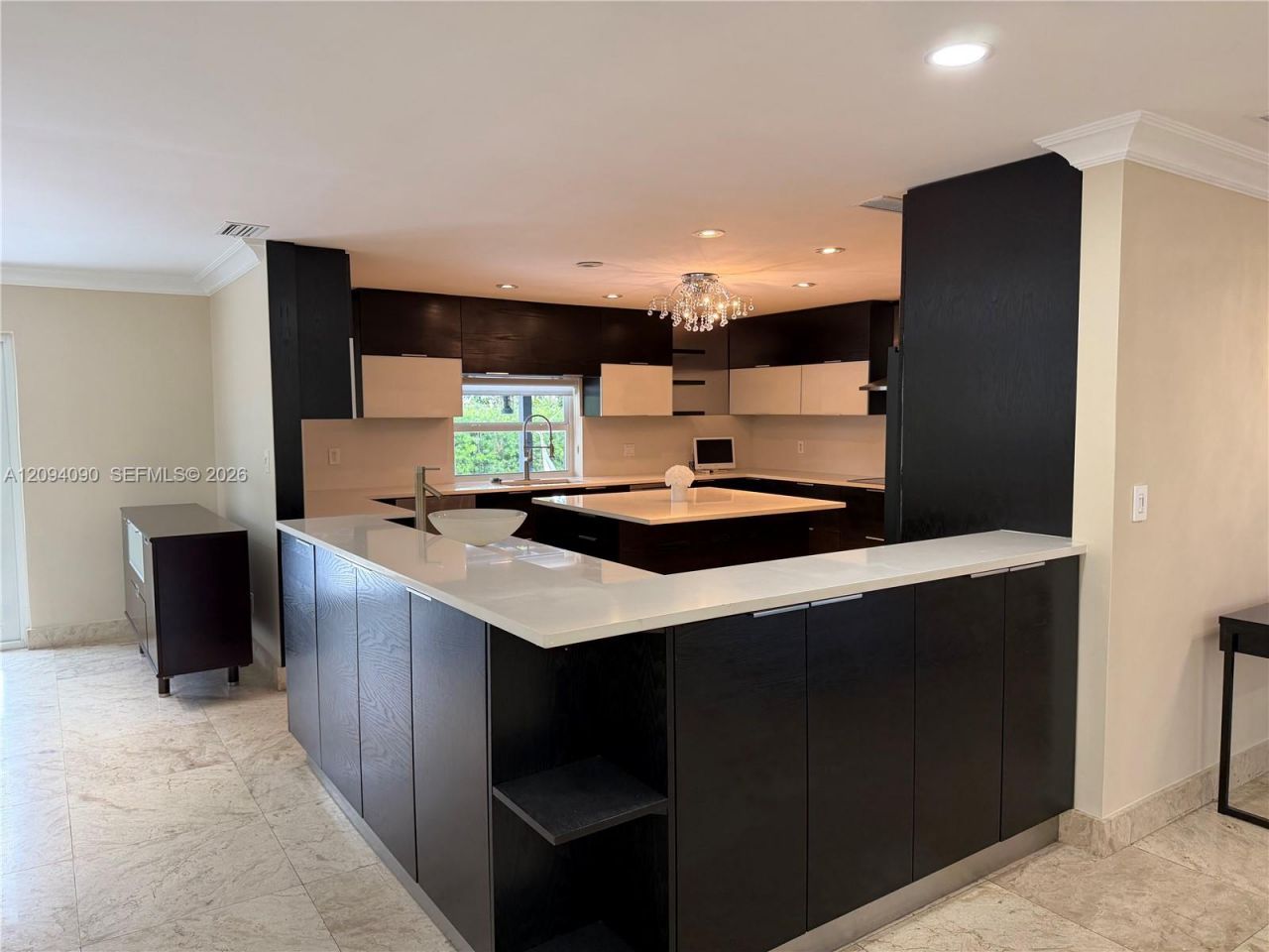 2215 NE 204th St , Miami, FL 33180 Photo