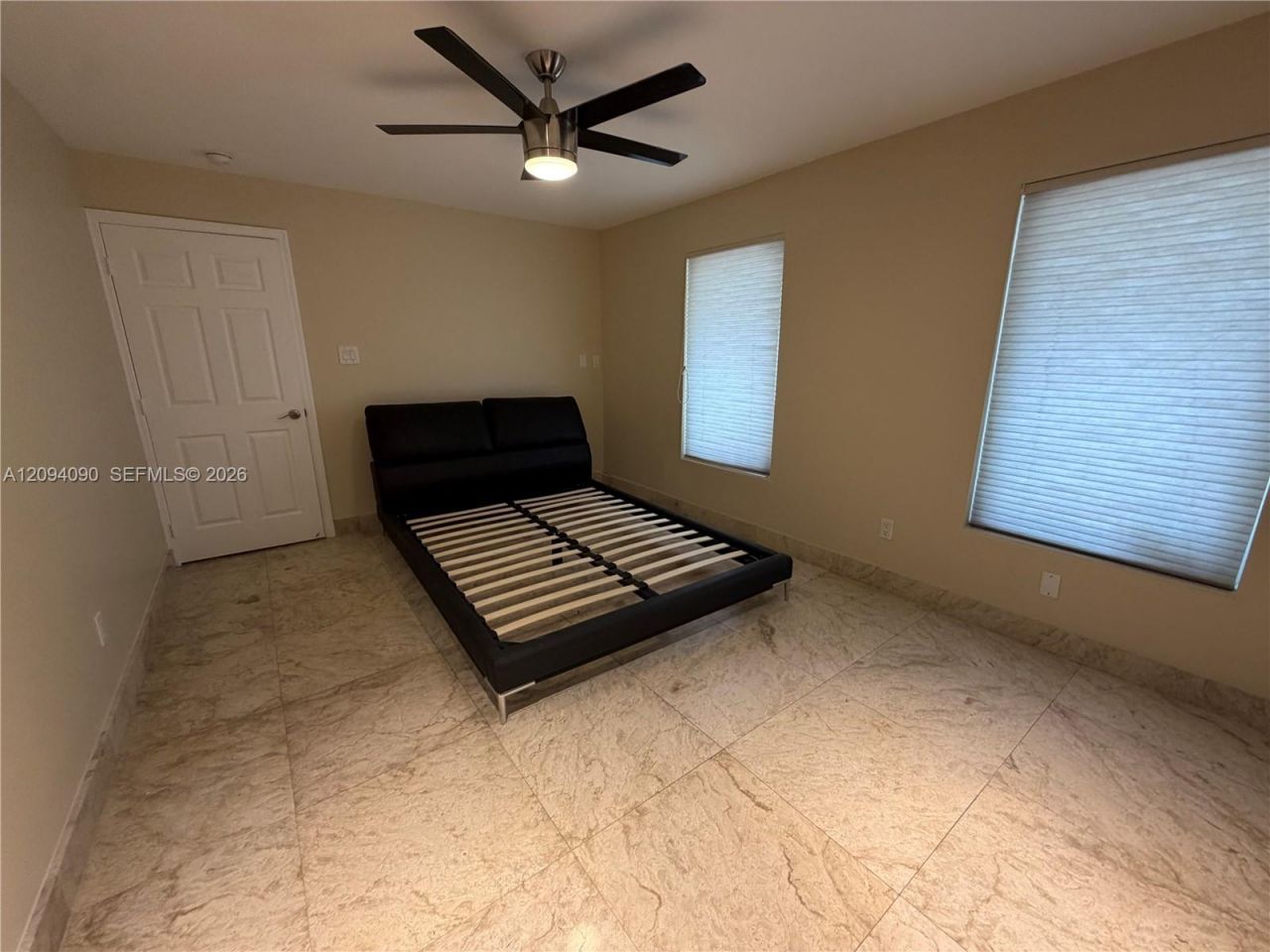 2215 NE 204th St , Miami, FL 33180 Photo
