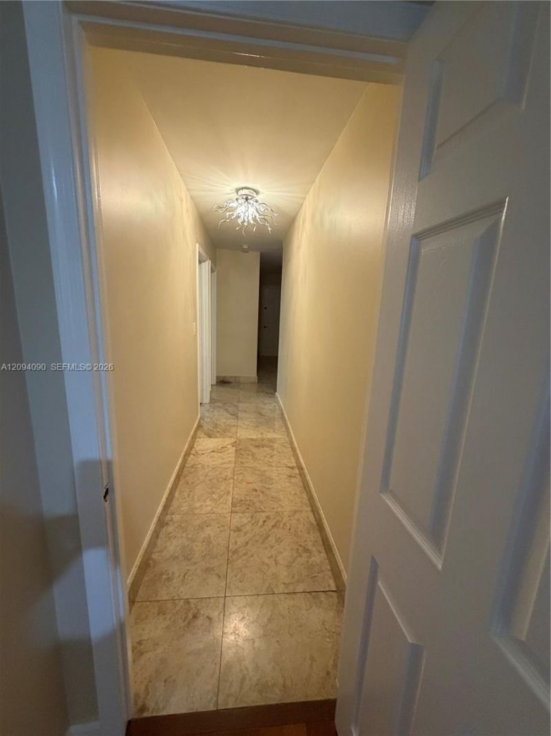 2215 NE 204th St , Miami, FL 33180 Photo