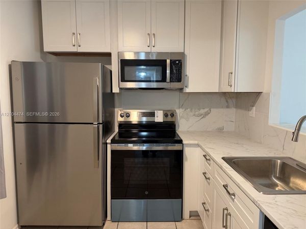 5001 W Oakland Park Blvd, Unit 305, Lauderdale Lakes, FL 33313