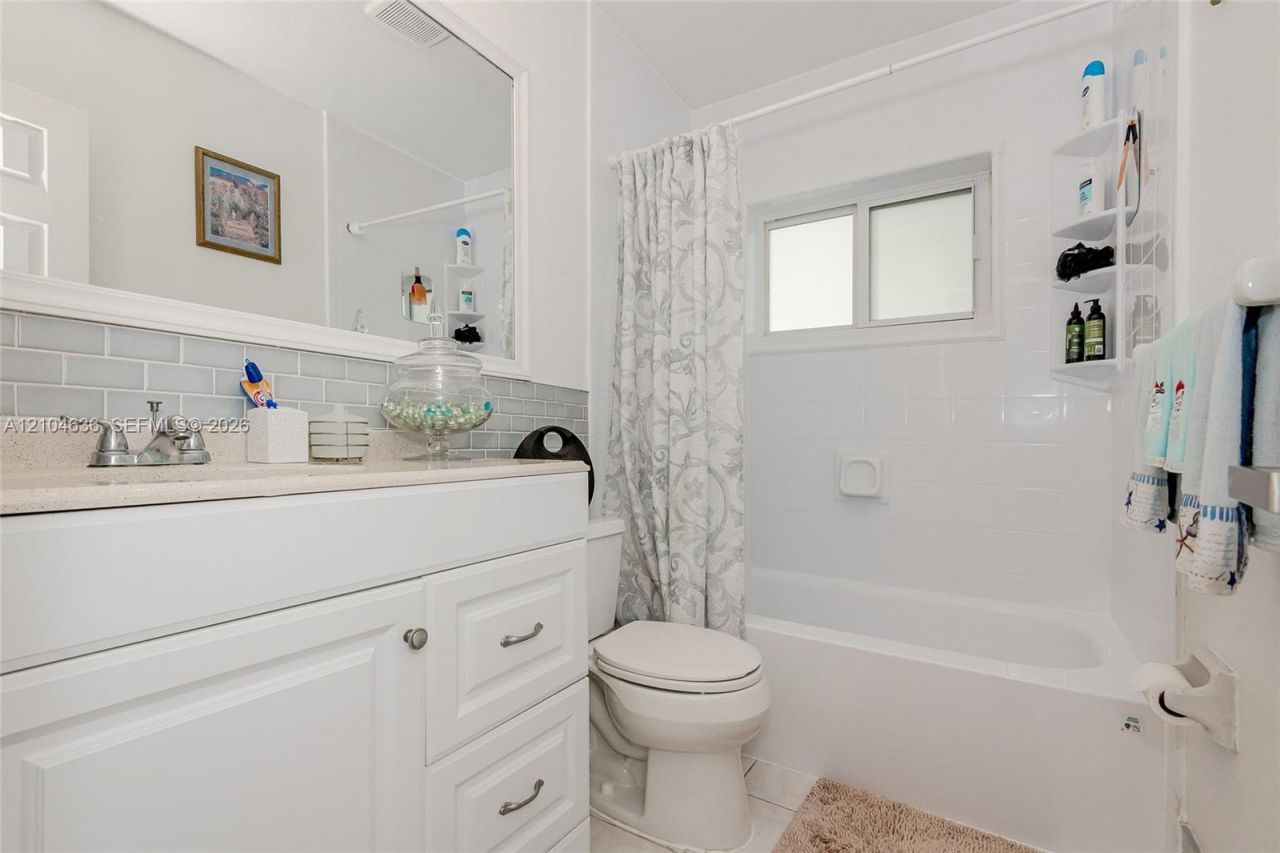 6100 NW 73rd Ave, Tamarac, FL 33321 Photo