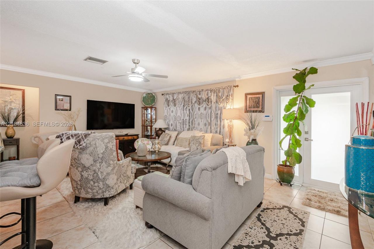 6100 NW 73rd Ave, Tamarac, FL 33321 Photo
