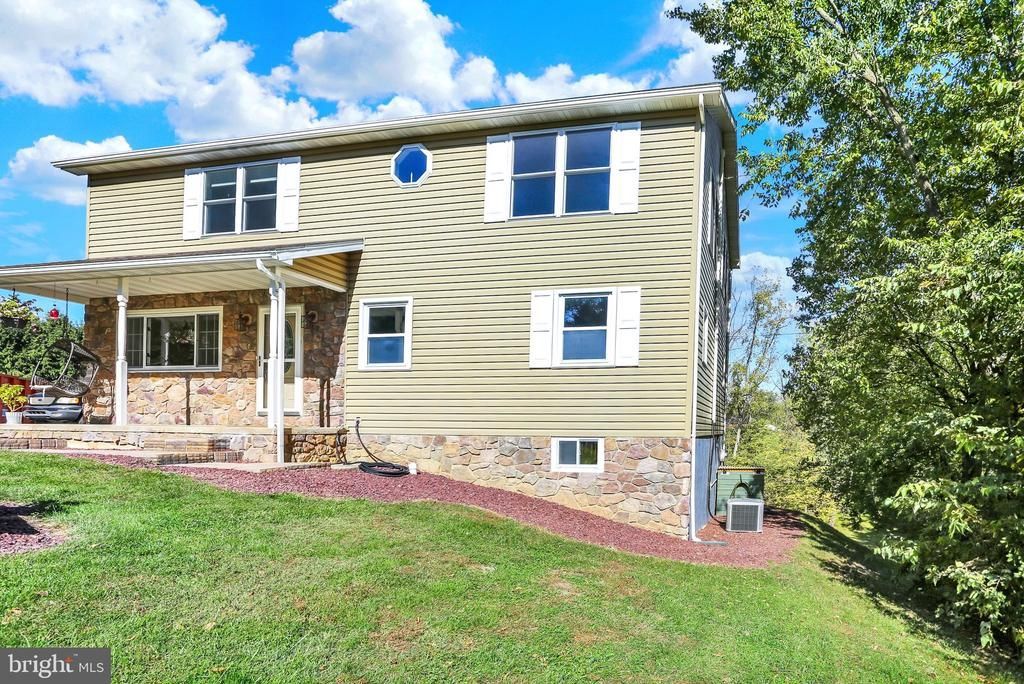 324 GROVE ROAD , MOHRSVILLE, PA 19541