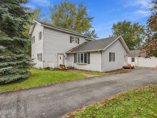 216 W Cooper Street, McComb, OH 45858