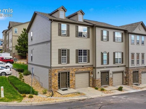 996 Burning Bush Point, Monument, CO 80132