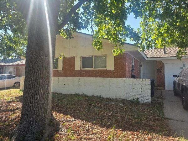 1913 N Timber Avenue, Bethany, OK 73008
