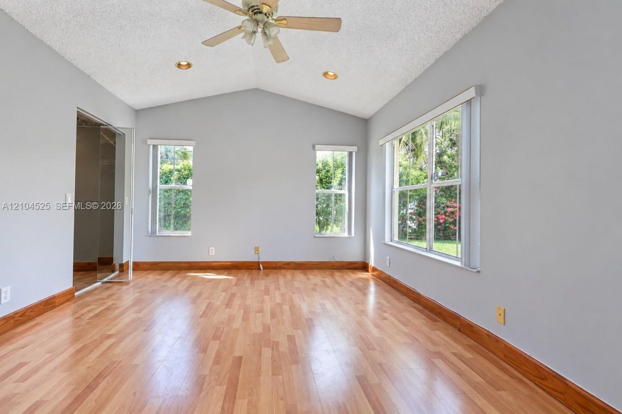 825 Falling Water Rd , Weston, FL 33326 Photo