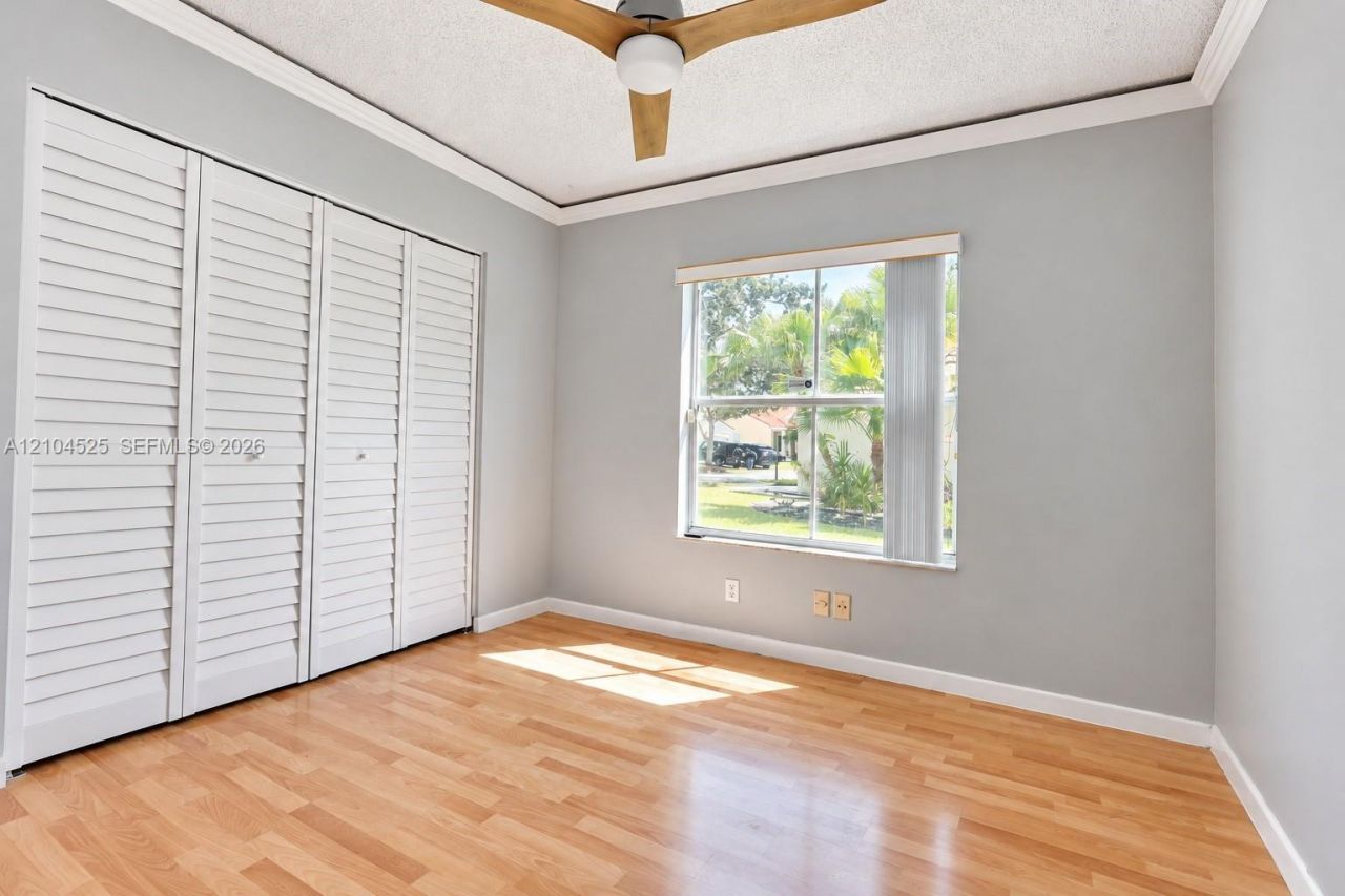 825 Falling Water Rd , Weston, FL 33326 Photo
