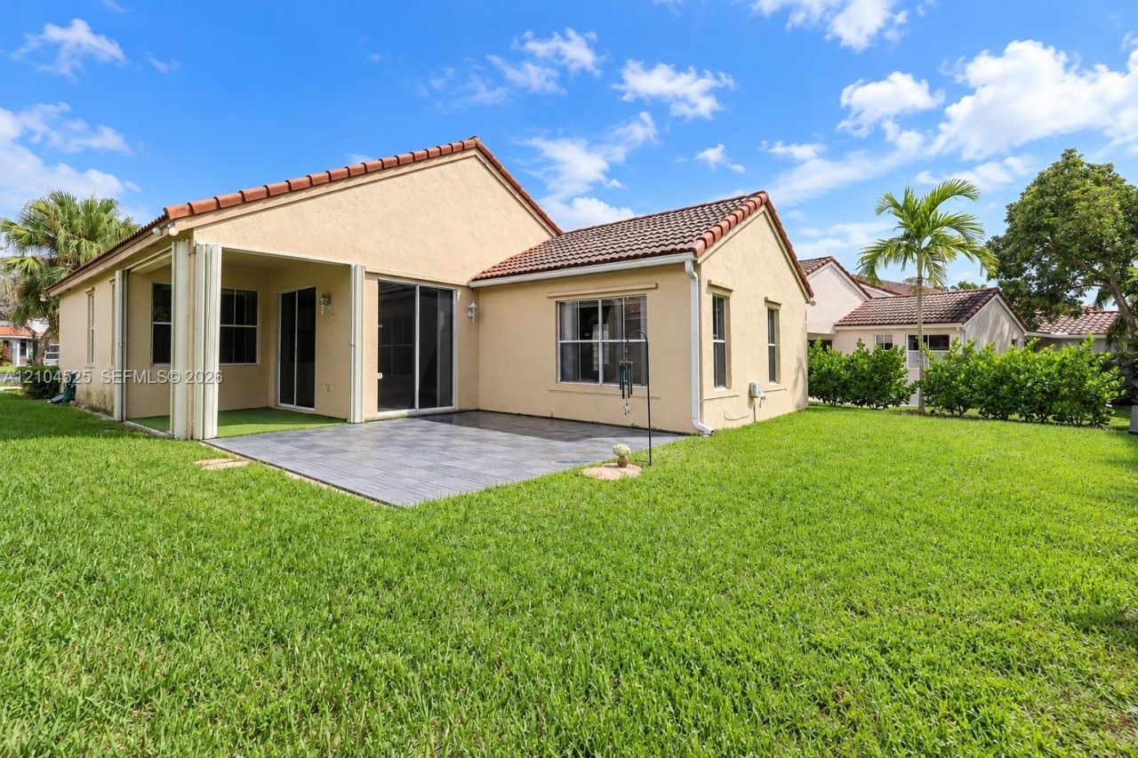 825 Falling Water Rd , Weston, FL 33326 Photo