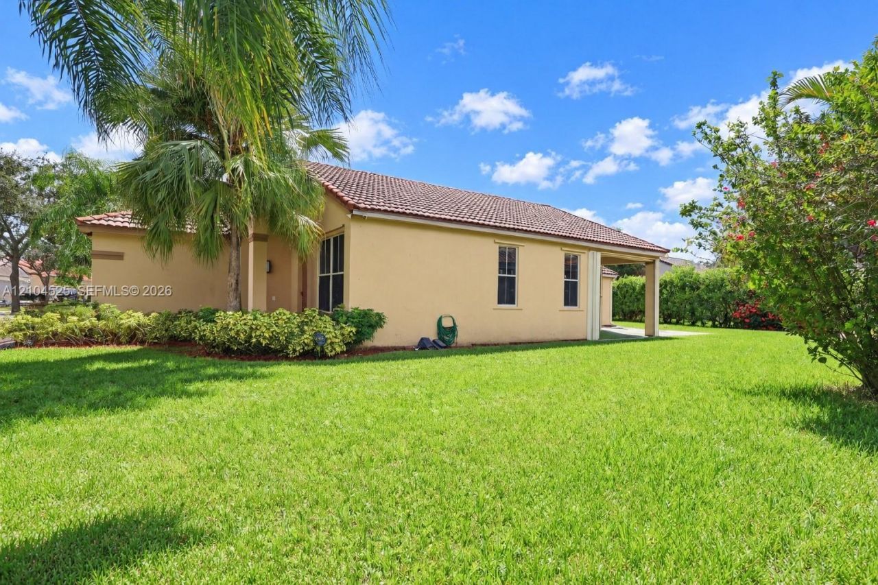825 Falling Water Rd , Weston, FL 33326 Photo