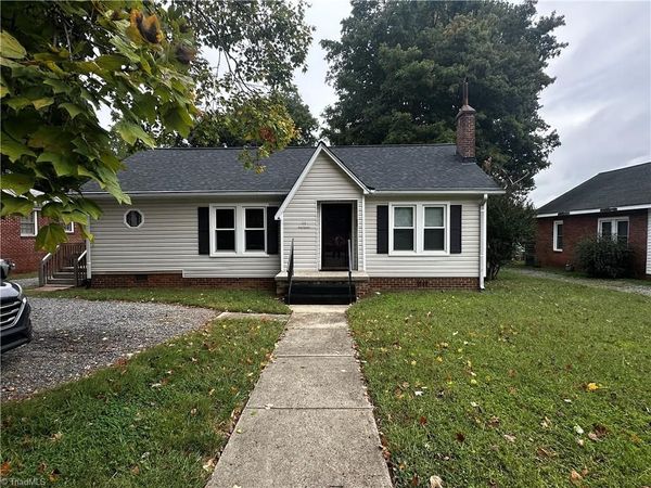 111 Summit Avenue , Burlington, NC 27215