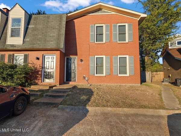 26 Northtown Drive, Jackson, MS 39211