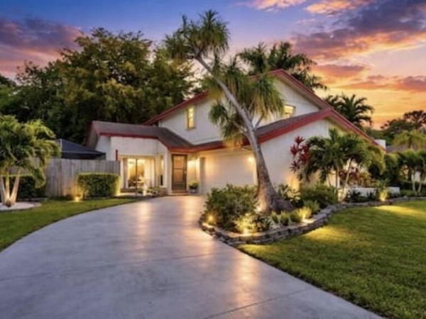 4966 NW 6TH Street, Coconut Creek, FL 33063