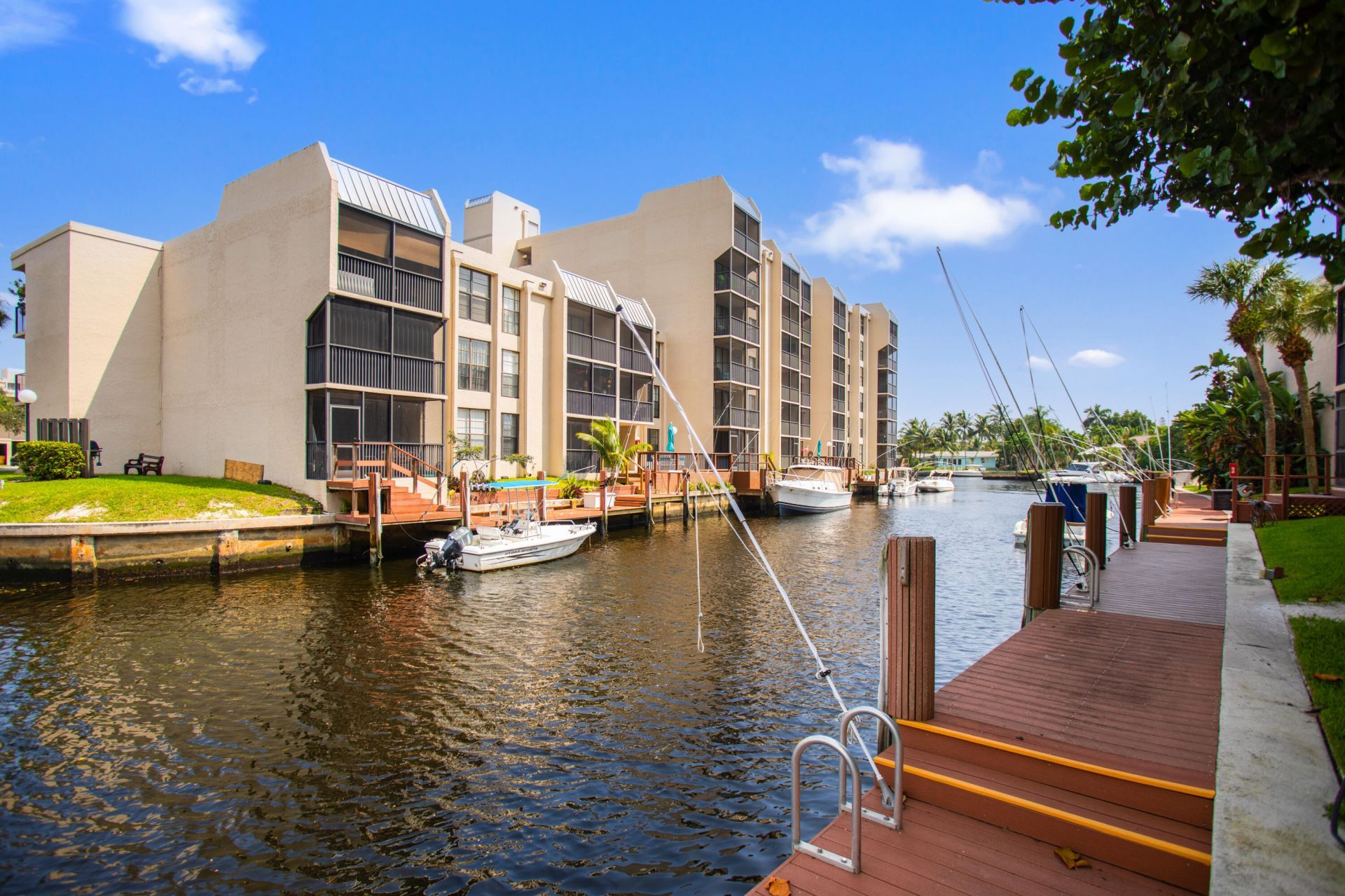 17 Royal Palm Way, Unit 6010, Boca Raton, FL 33432 Photo