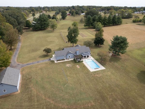 8132 Cairo Bend Rd, Lebanon, TN 37087