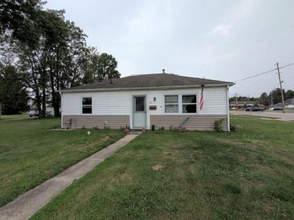 9 Allen Lane, Greenfield, IN 46140