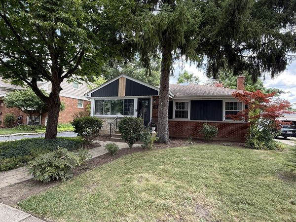 101 N Yale Avenue , Arlington Heights, IL 60005