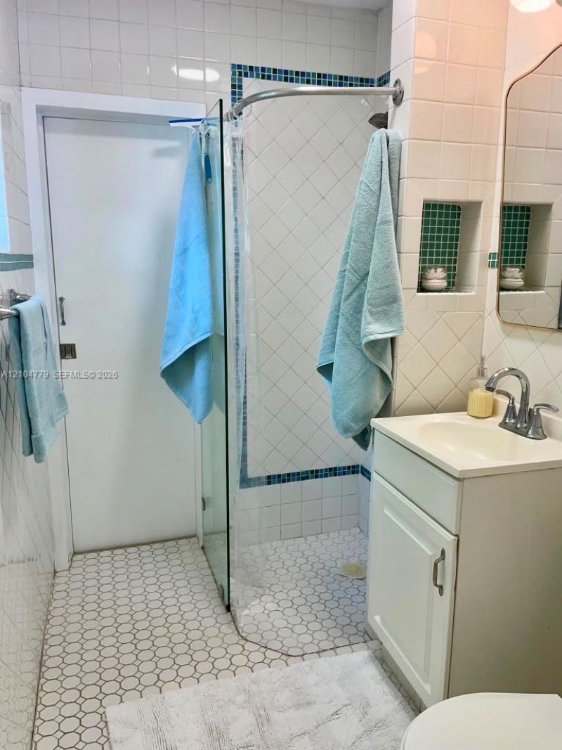 4176 SW 9th St , Unit B, Miami, FL 33134 Photo